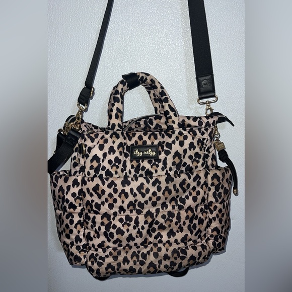Itzy Ritzy Cheetah Dream Weekend Travel Bag - Picture 3 of 4